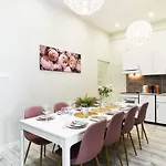 Ultra Central And Stylish Apartment With Ac